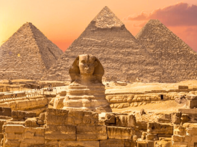 a-fantastic-picture-of-the-pyramids-of-giza-and-the-great-sphinx Interesting Facts about the Pyramids of Giza and Sphinx